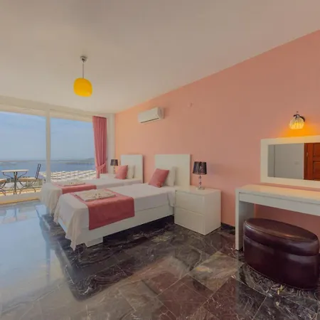 Seckin Hotel 4*
